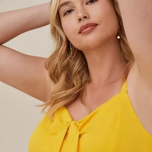 Torrid Yellow Challis Tie-Front Romper- Size 1x - Picture 4 of 11